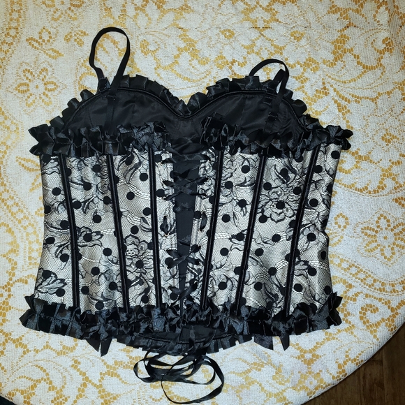 Plus Size White black polka dot ruffled corset 18 - Picture 5 of 8